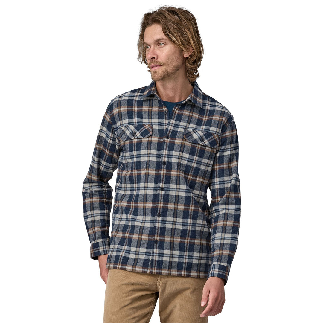 Patagonia Men's L/S Organic Cotton MW Fjord Flannel Shirt Fields: New Navy Image 03