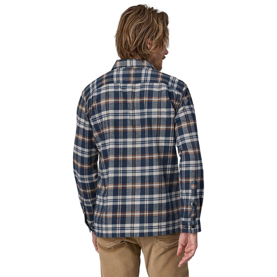 Patagonia Men's L/S Organic Cotton MW Fjord Flannel Shirt Fields: New Navy Image 04